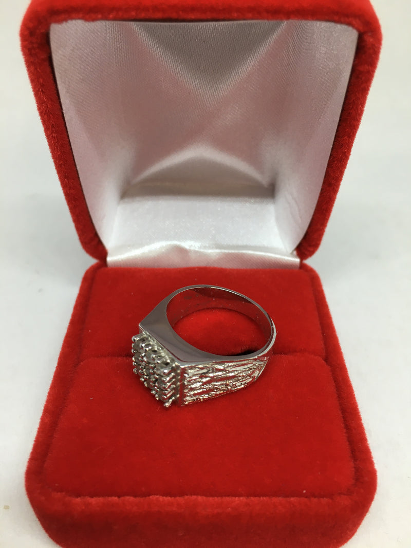 Stunning 925 Sterling Silver Ring with Cubic Zirconia